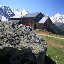 Cabane-Bella-Tola