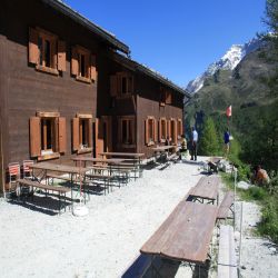 Cabane-du-Petit-Mountet