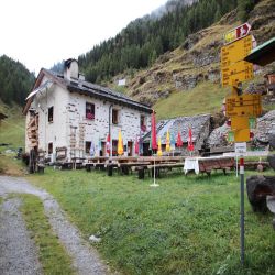 Refuge-Alpe-San-Romerio