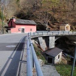 05Tessinfrascoverzasca