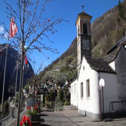 04Tessinvogornoverzasca